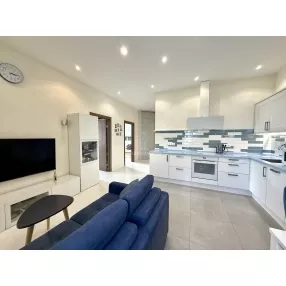 Продается 2-х комнатная квартира