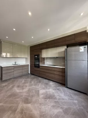 В продаже 3-х комнатная квартира
